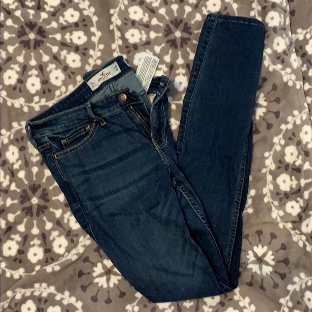 Hollister low rise super skinny blue jeans 7 LONG